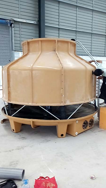 圆塔125T冷却塔安装现场