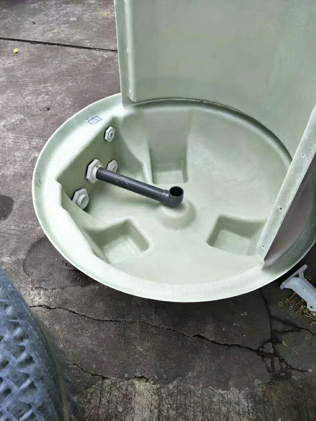 重庆15吨冷却塔安装现场