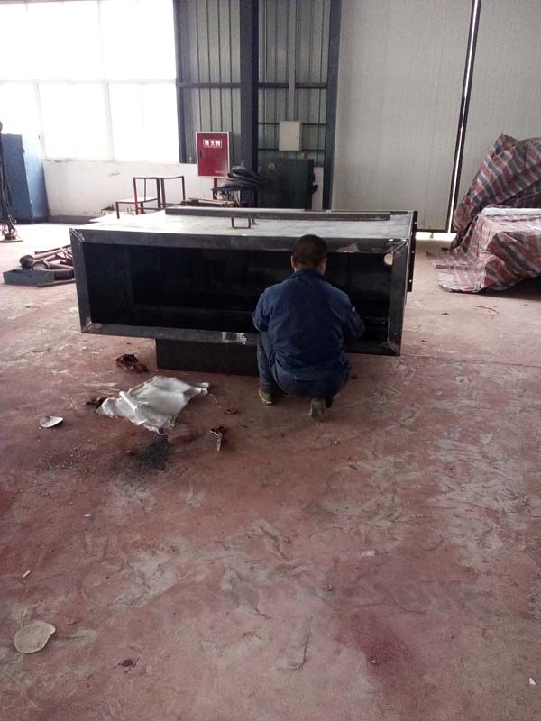 成都航发特种车业有限公司金属水箱耐酸玻璃钢防腐现场