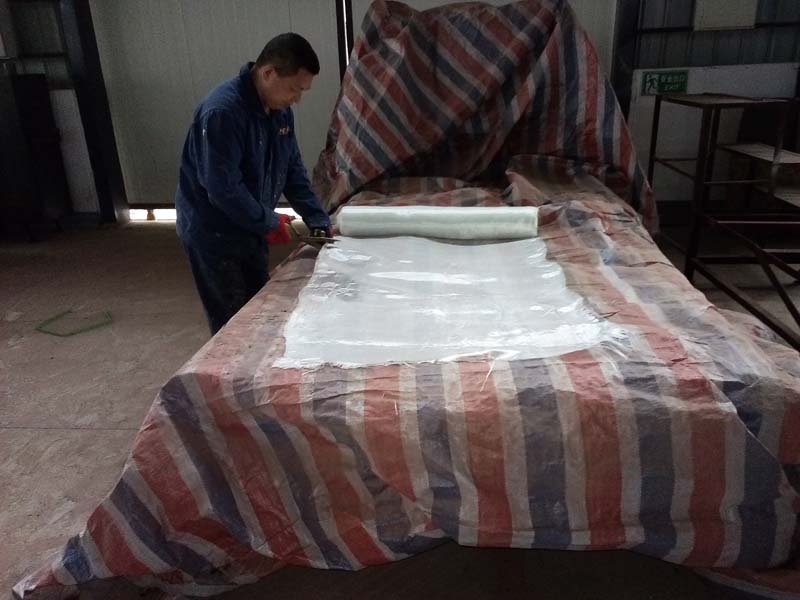 成都航发特种车业有限公司金属水箱耐酸玻璃钢防腐现场
