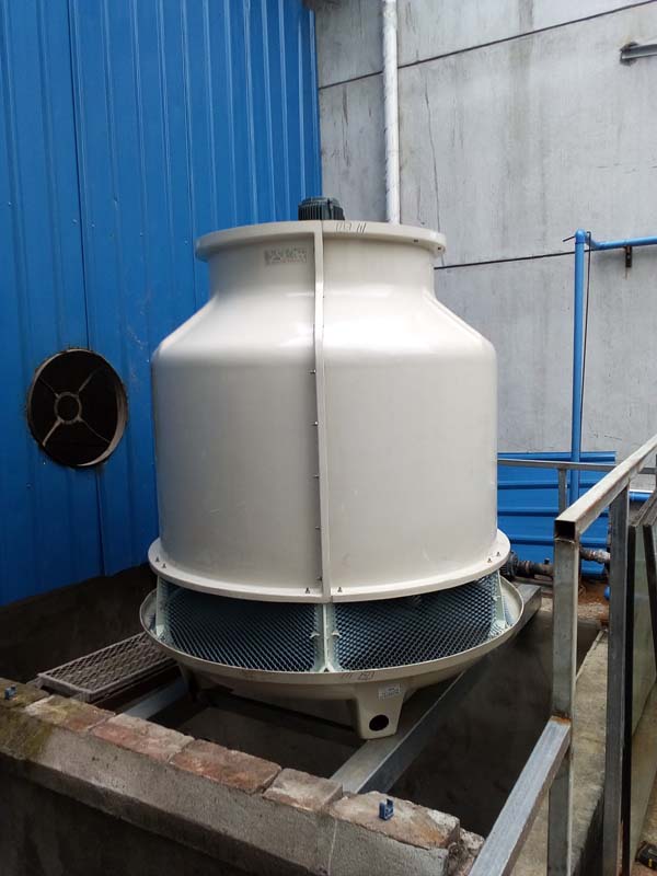 成都温江40T冷却塔施工现场