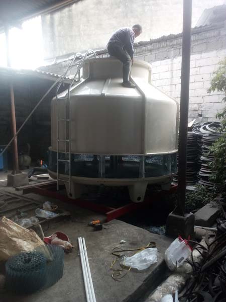 成都崇州冷却塔：GL-150T，GL-125T冷却塔安装现场，使用单位：四川中宇新材料科技有限公司