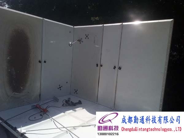 攀枝花收费站（普坝，垭口，挂榜，新九）四台10立方玻璃钢水箱安装现场，订购单位：成都瑞和公路材料有限公司