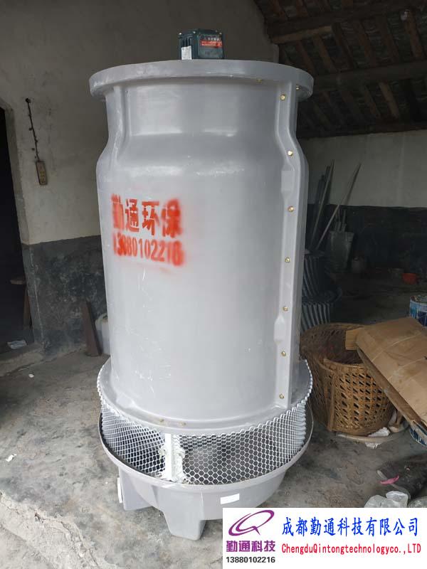 宜宾10T冷却塔备货现场,圆形逆流式玻璃钢冷却塔