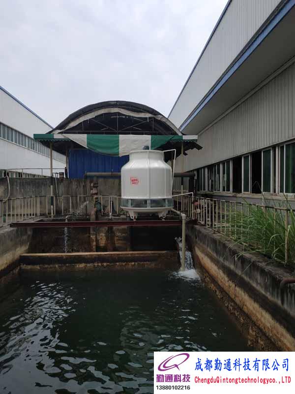 成都龙泉冷却塔水循环系统施工现场水泵冷却塔管道控制箱安装现场