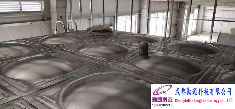 四川绵阳32立方全304不锈钢保温水箱安装现场