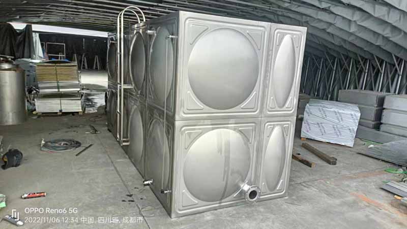 成都崇州12立方不锈钢水箱工程焊接现场